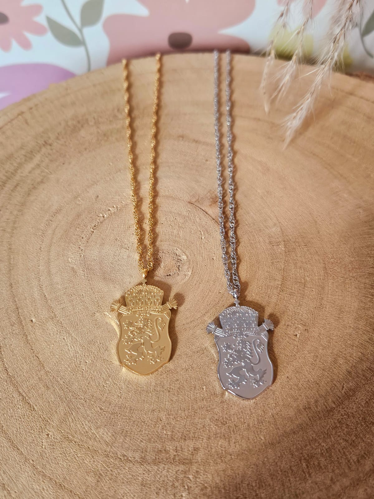 Bulgaria coat of arms necklace