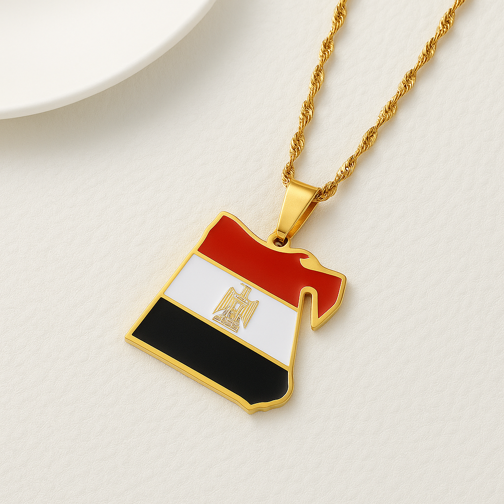 Ägypten Halskette mit Landkarten-Anhänger in Nationalfarben mit Adler-Wappen, vergoldet