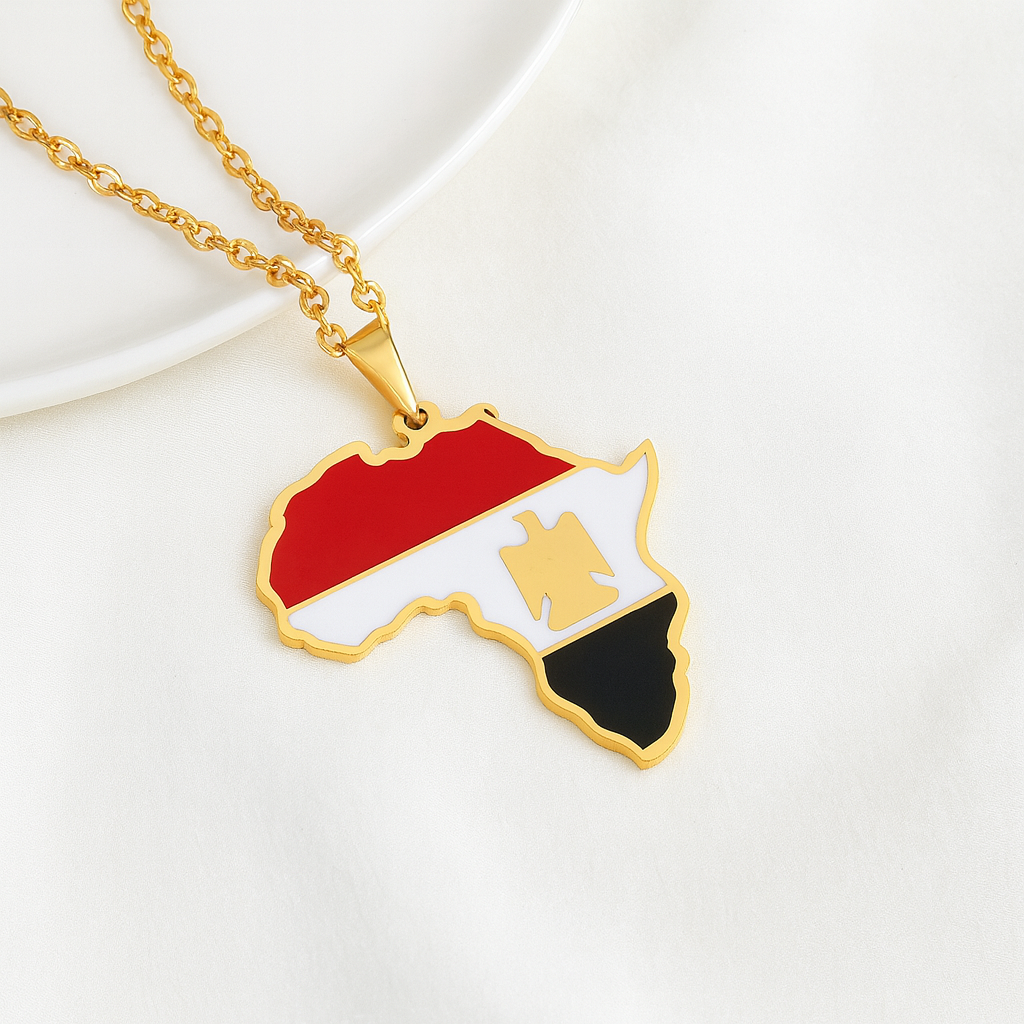 Afrika Halskette mit vergoldetem Anhänger in Kontinentform, verziert mit der ägyptischen Flagge und Adler-Wappen