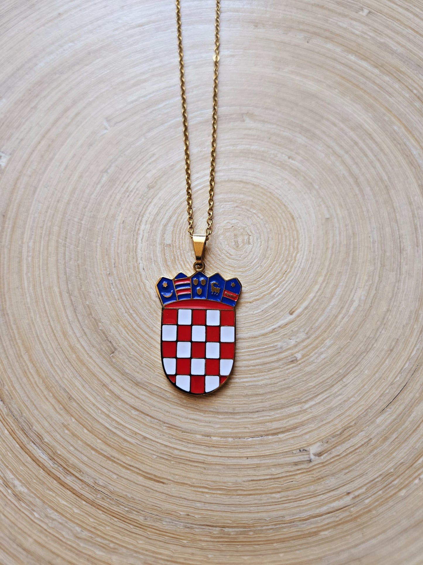 Goldene Kroatien Halskette mit farbigem Wappenanhänger